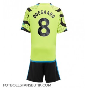 Arsenal Martin Odegaard #8 Replika Bortatröja Barn 2023-24 Kortärmad (+ Korta byxor)